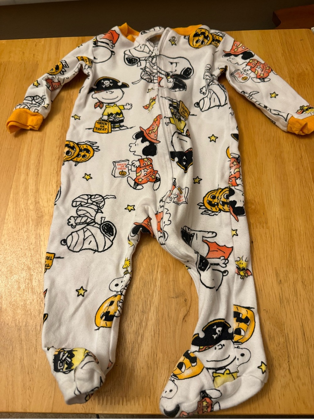 Kids White Halloween Peanuts Character Footed One-Piece Pajamas 6-9 mo